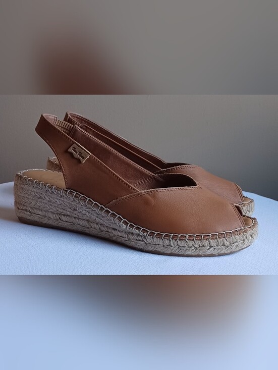Toni Pons Shoes - TONI PONS women's Bernia Espadrille Wedgw In Tan Size 39